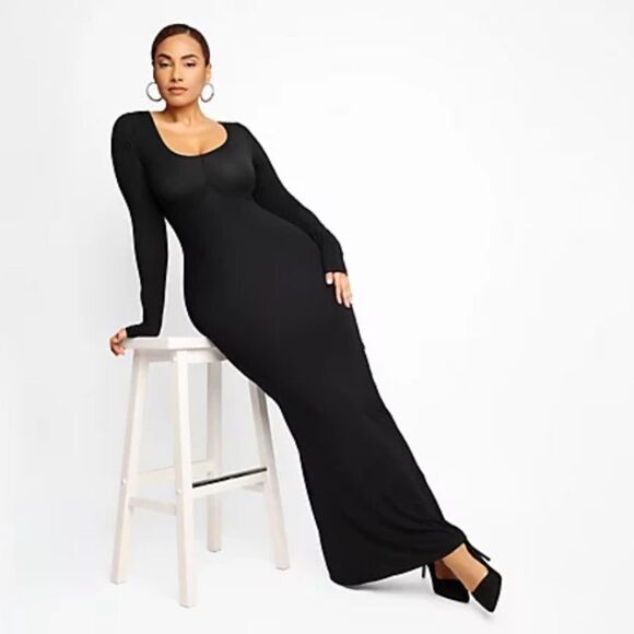 shapellx Dresses & Skirts - NWT Shapellx Built-In 360 Slim Fit Shaping Maxi Dress